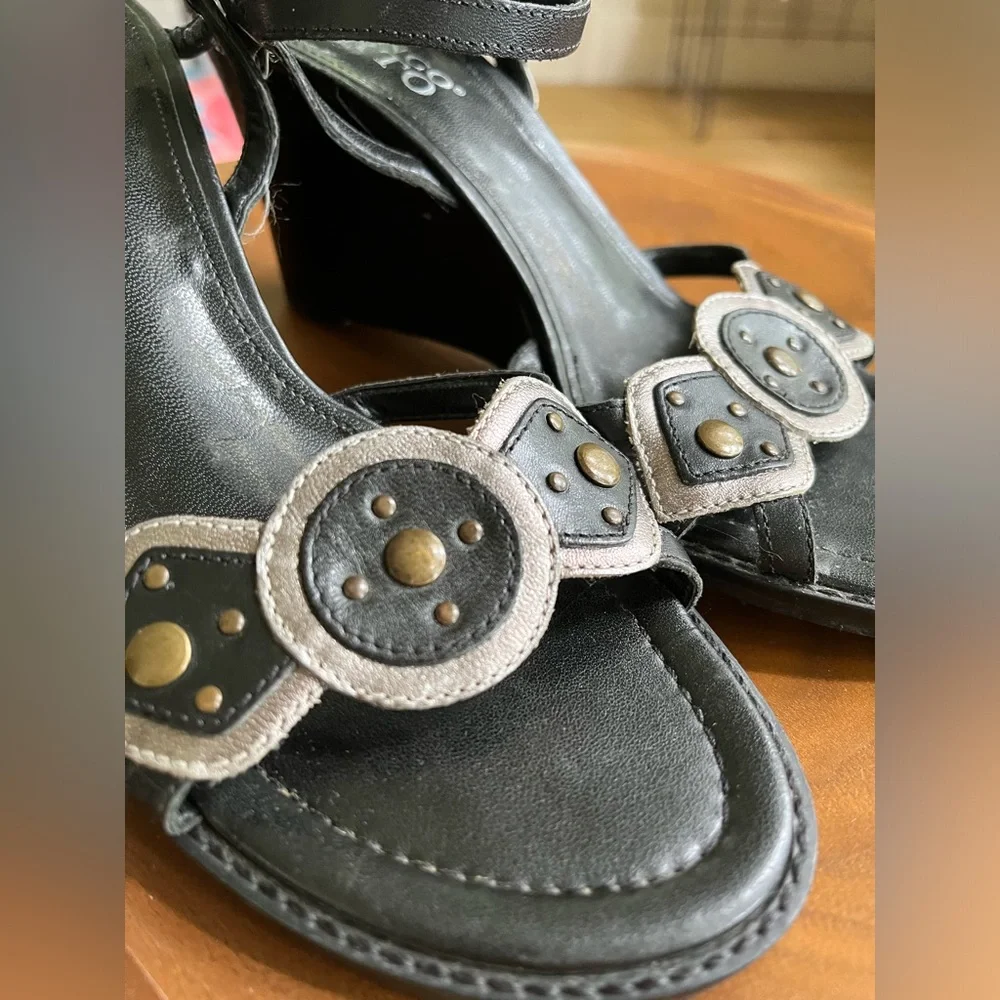 Embellished Wedge Sandals - Picture 5 of 8